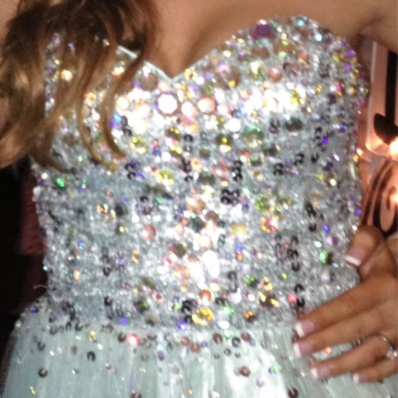 PRINCESS STYLE PROM DRESS - Picture 2 of 3